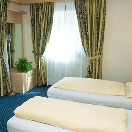Ξενοδοχείο Alexander Charme 4*