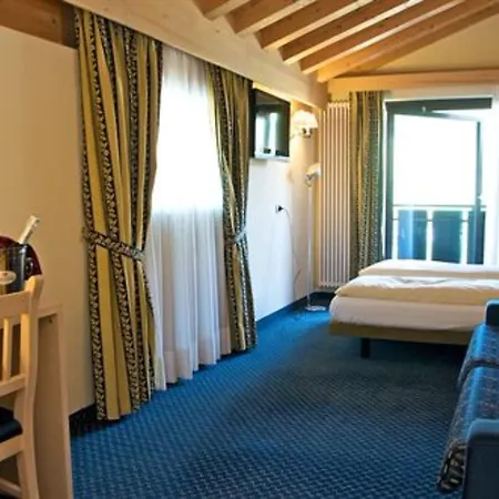 Alexander Charme 4* Λιβίνιο